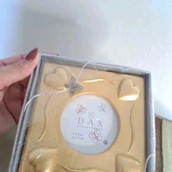 Gold LEAF FRAME BY DAX PHOTOFRAMES 3 X 3 - Picture 4 of 6